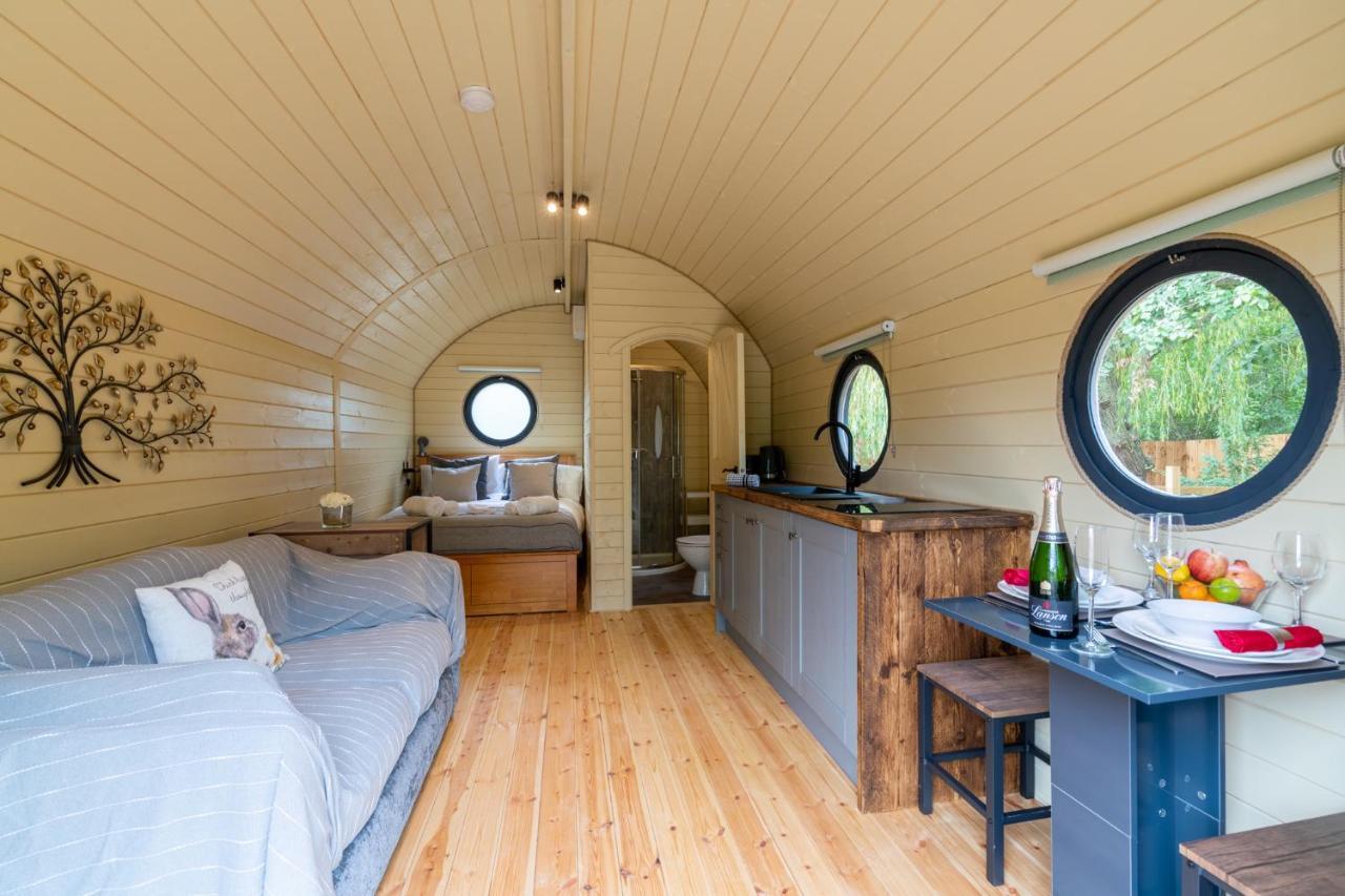 Вилла Laburnum Farm Estate Alderton  Экстерьер фото