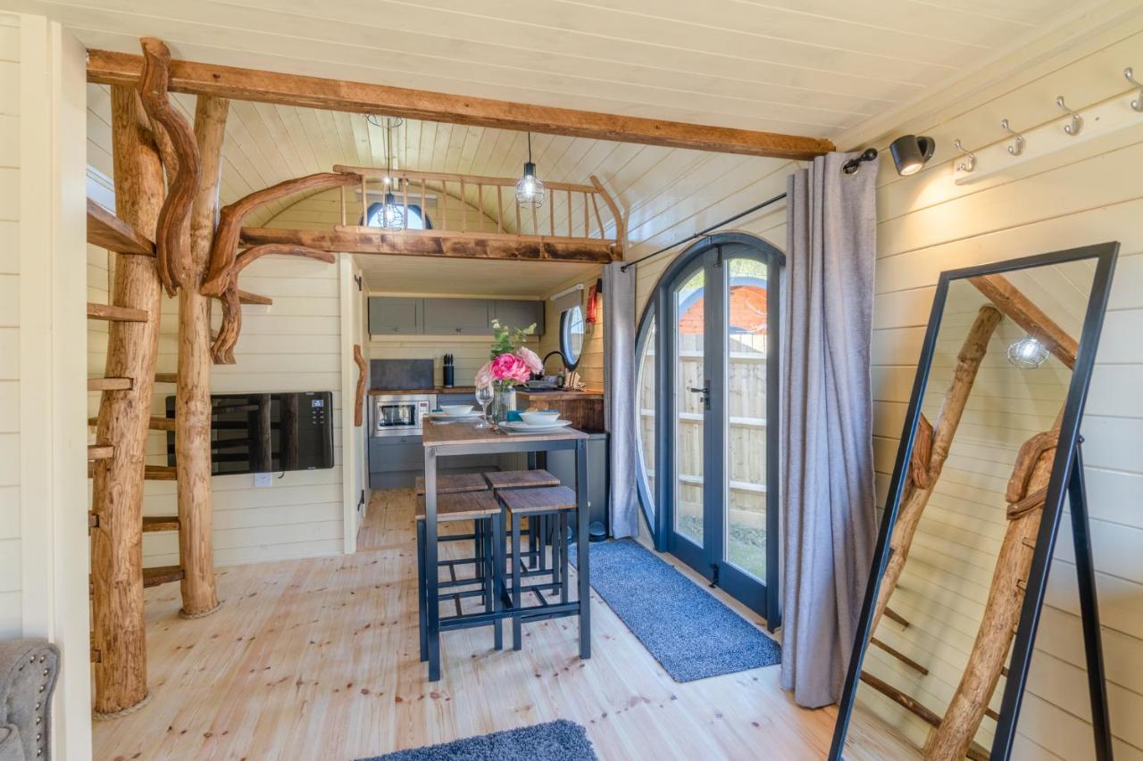Вилла Laburnum Farm Estate Alderton  Экстерьер фото