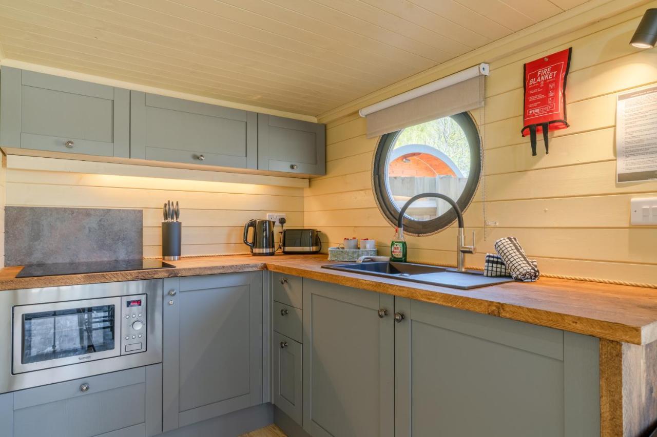 Вилла Laburnum Farm Estate Alderton  Экстерьер фото