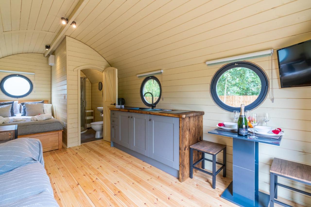 Вилла Laburnum Farm Estate Alderton  Экстерьер фото