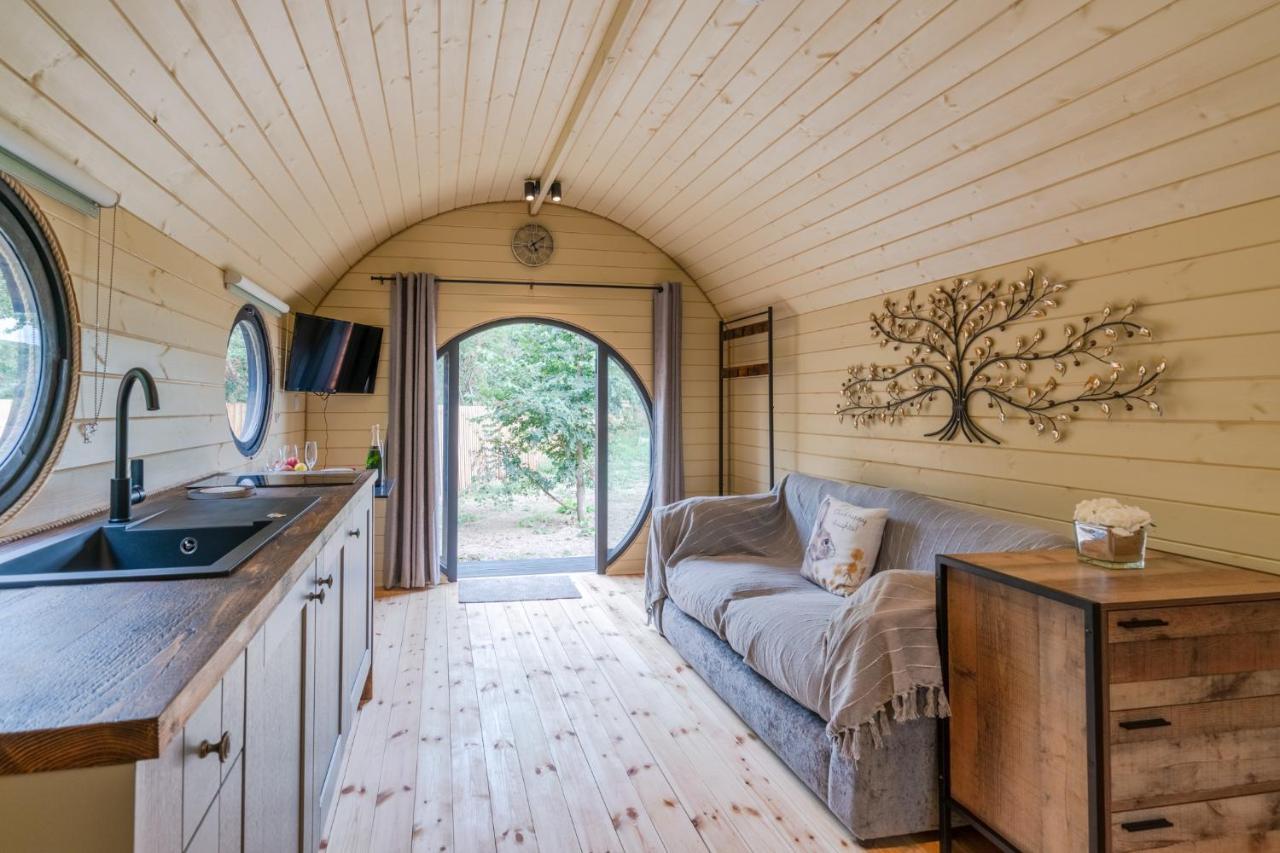 Вилла Laburnum Farm Estate Alderton  Экстерьер фото